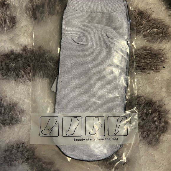 Sugar skull socks Women’s Size OS Black and White - Picture 3 of 3